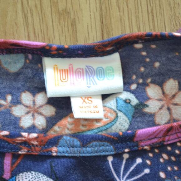 LuLaRoe Shirts Bundle 4 Size XS (Women's) - Picture 5 of 11